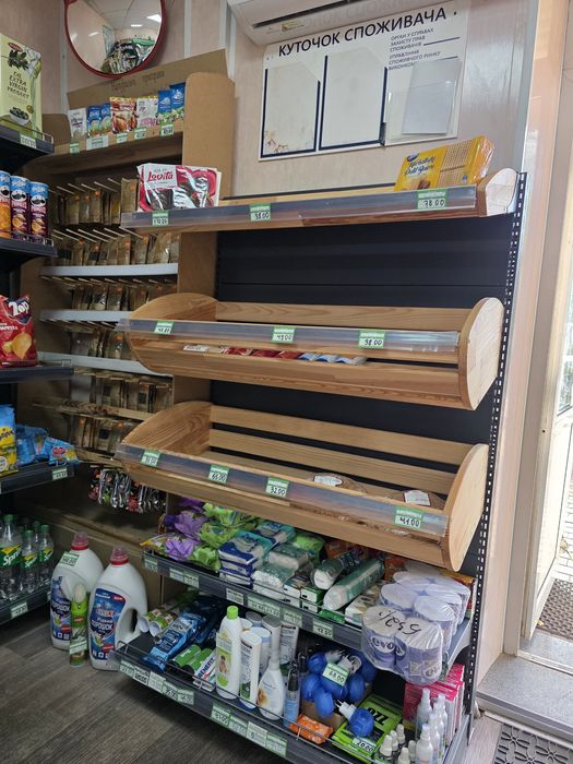 Продам кавовий апарат і б/у меблі,техніку,стелажі!