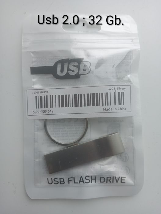 Продам флеш-накопитель 32 Gb.