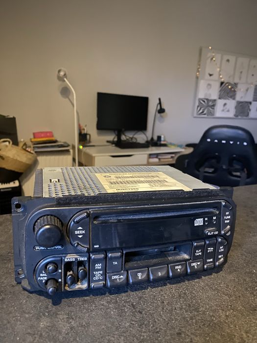 Radio Jeep Grand Cheerokee WJ kod