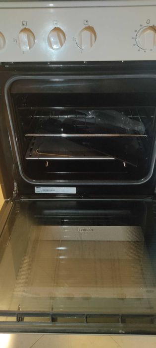 Fogão e forno Zanussi praticamente novo