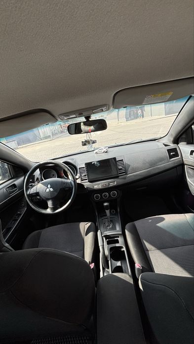 Mitsubishi lancer