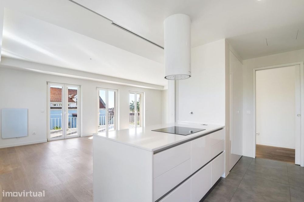 Apartamento T3 com estacionamento, Estoril, Cascais