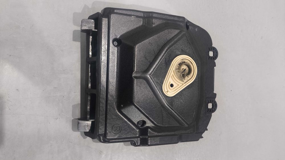 Subwoofer/Coluna de Graves BMW Serie 5/6 (F10/F11/F18/F12/F13/F06) Lado Direito 9169.686