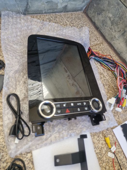 autorrádio Android com ecrã vertical ao estilo Tesla, veículos como o Renault Megane 4, Koleos ou Talisman  2015 e 2022)