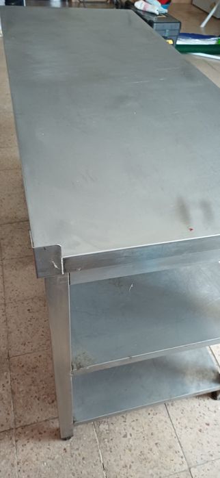 Bancada de  aço inox .