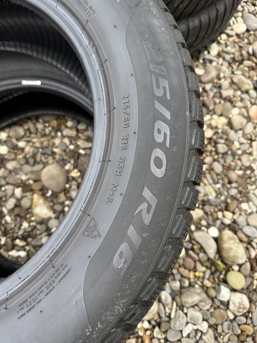 215/60/16 Pirelli Sottozero 3