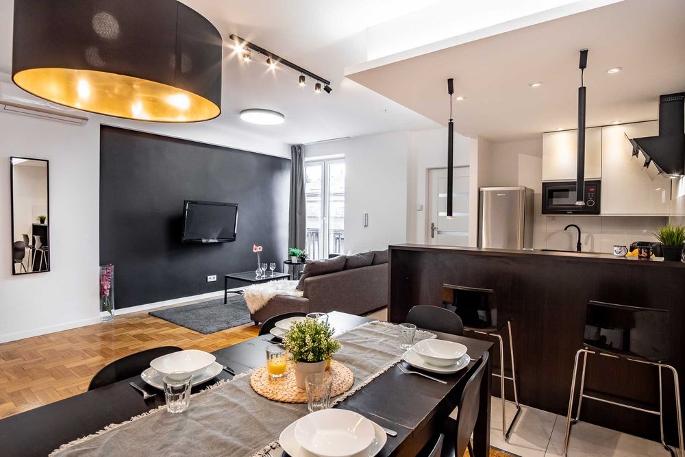 Duży apartament na Starym mieście : 2 sypialnie : 2 łazienki