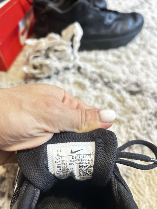 Nike жіночі кросівкі