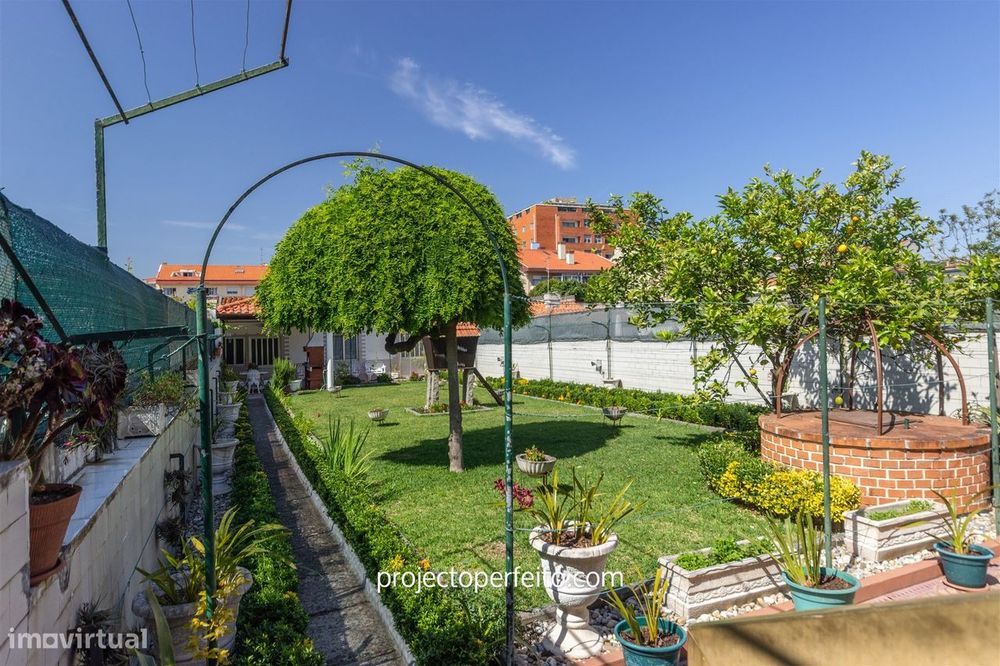 T4 Detached House for Sale in Silvalde, Espinho