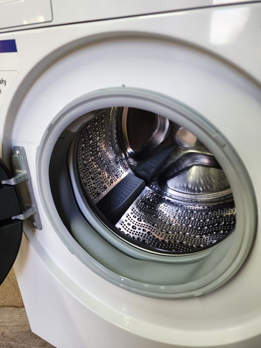 Пральна машина BOSCH Serie 6/22р/9кг ідеальний стан