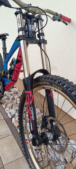 Rower zjazdowy YT TUES 2.0 Pro Downhill DH