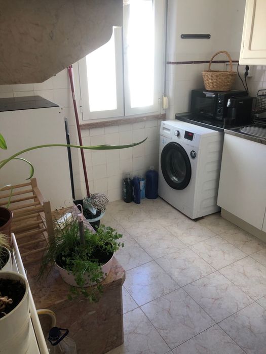 Quarto para arrendar Arroios