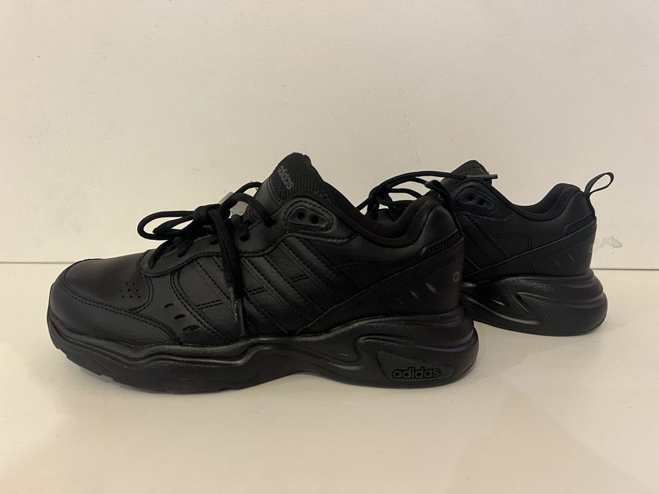 Кросівки Adidas Strutter