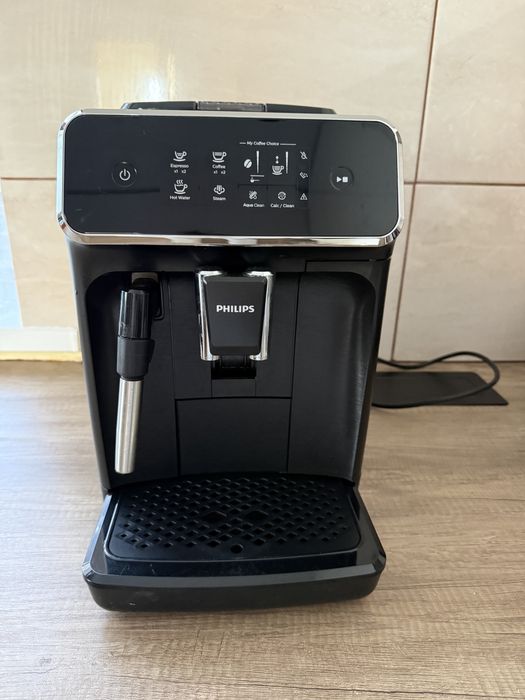 Продам кавову машину  Philips Series 2200 (модель EP2220/10).