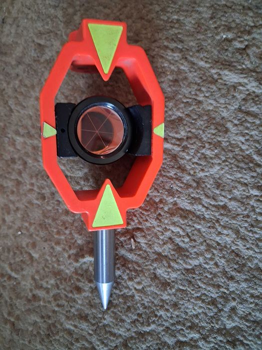 Minilustro realizacyjne - LEICA