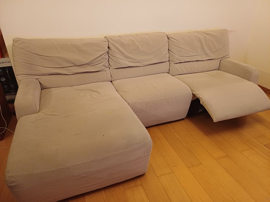 Sofá com chaise longue