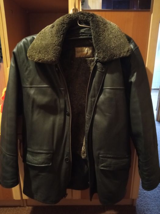 Продам кожану курткузимову ХL