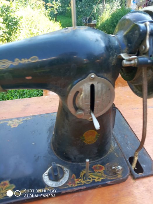 Швейная машинка  ретро