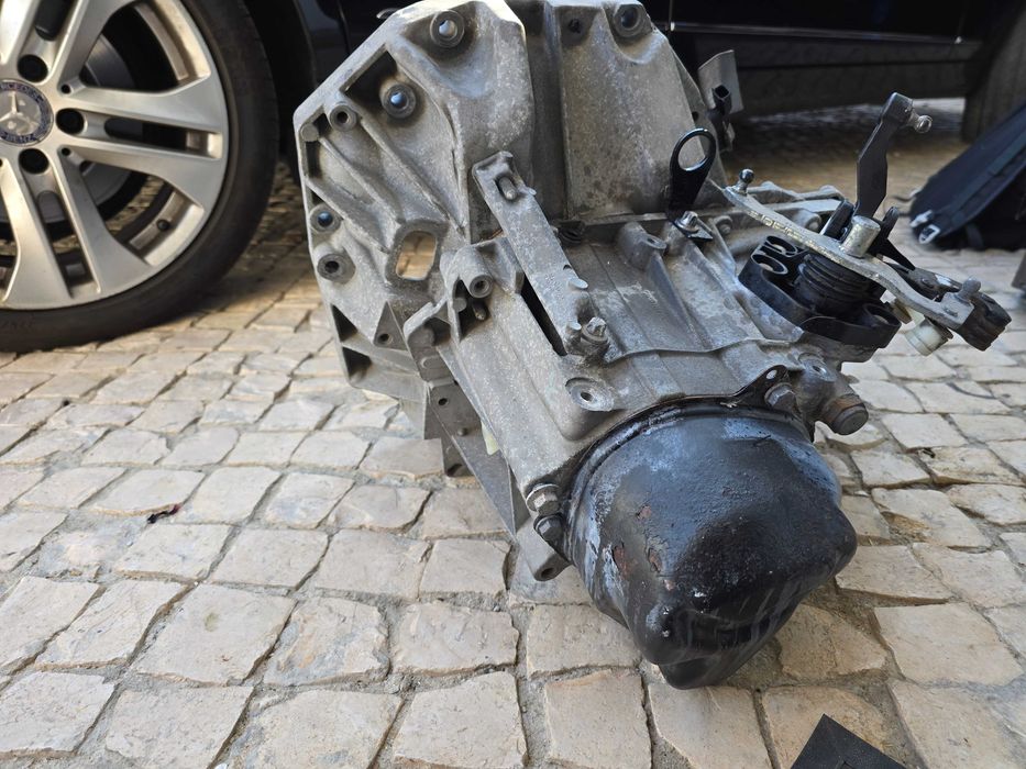 Caixa renault clio 4 JR5335 1.5dci 90vc