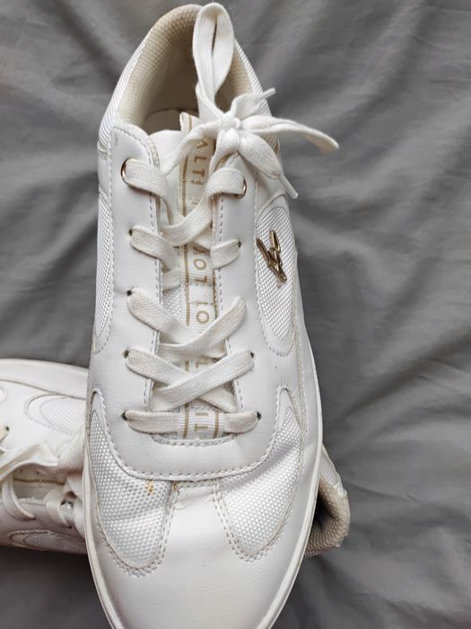 Buty sportowe białe Loyaliti  Rit Runner 42