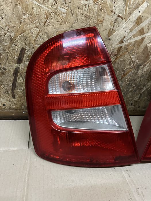 Задні стопи фари ліхтарі Skoda Fabia І Шкода Фабія 1 хетчбек 99—04