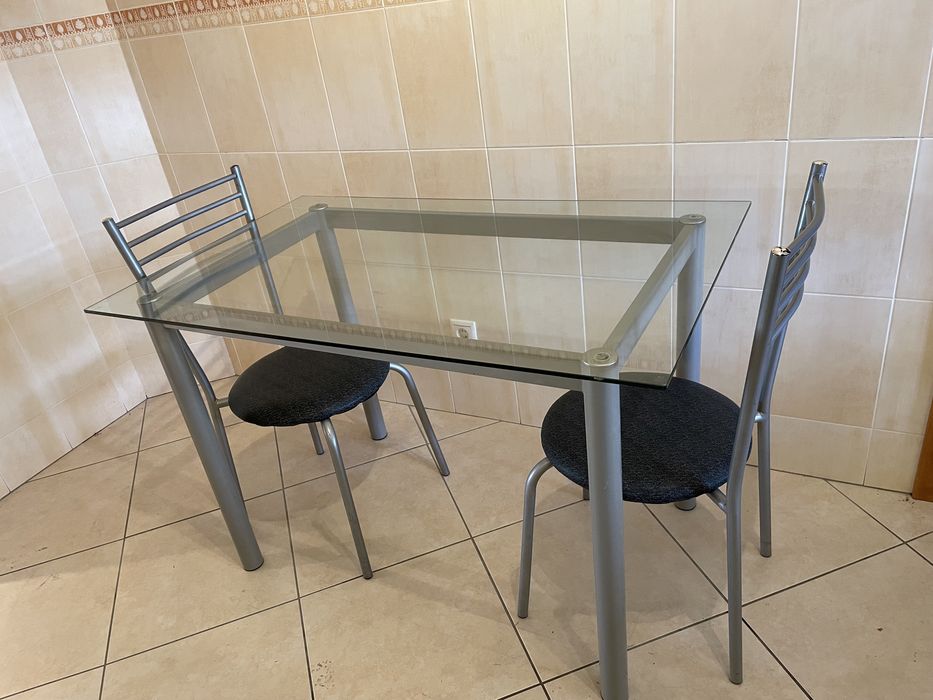 Conjunto mesa e cadeiras de cozinha