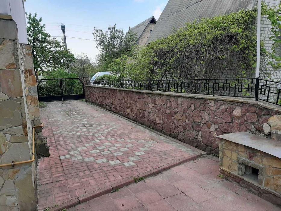 Продаж будинку   15 км від Києва, Зазим'я, Погреби