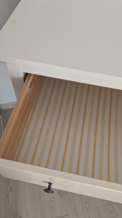 Cómoda IKEA em bom estado