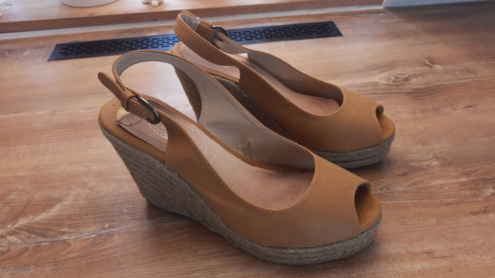Buty letnie damskie na koturnie espadryle roz.39