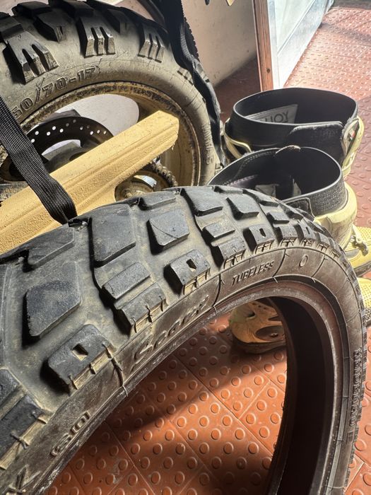 Pneu 110/80 R19
