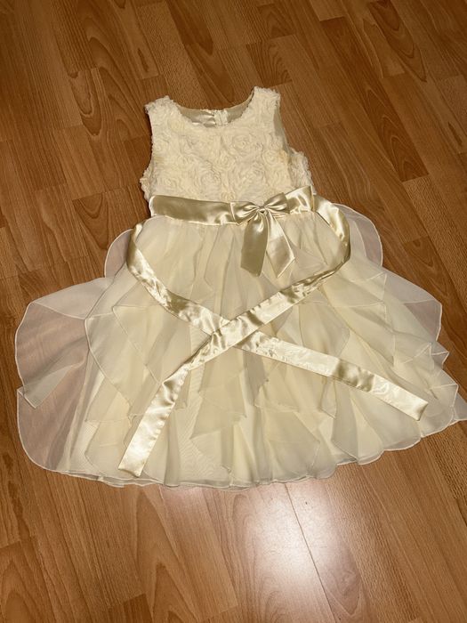Святкова сукня дитяча