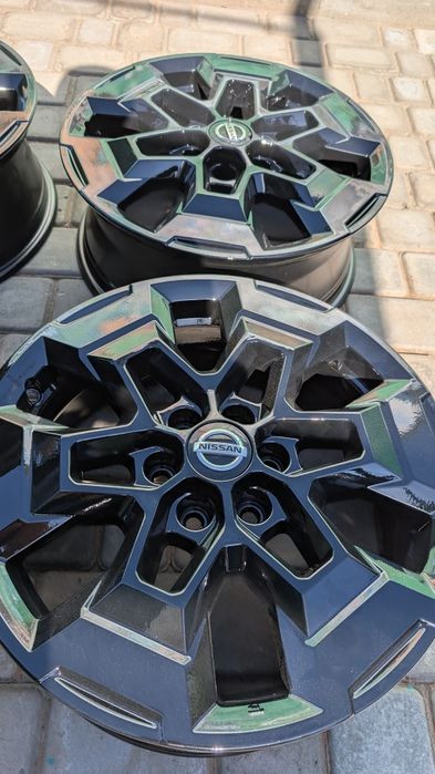 6 114,3 R 18 Оригінальні диски Nissan Navara D 23 2019 року