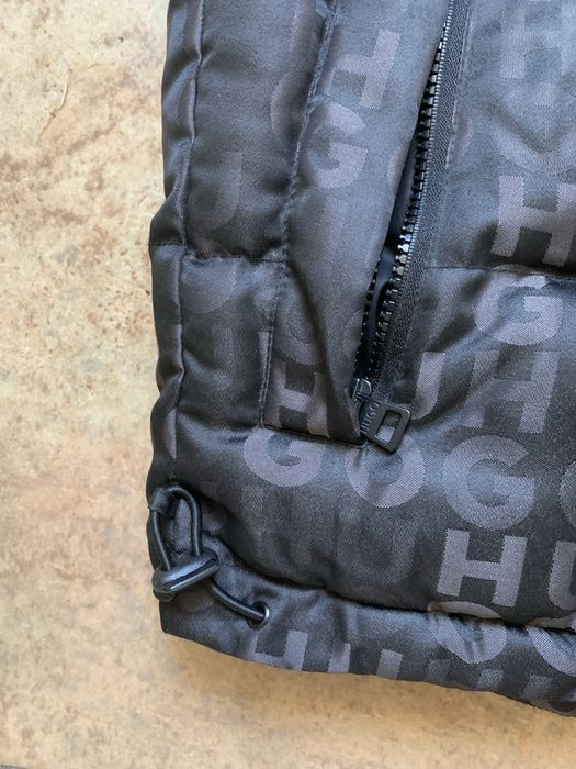 Жилетка Hugo Boss. S