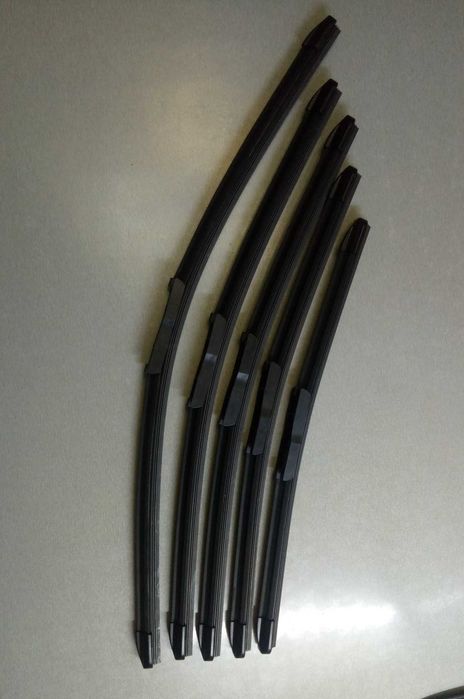 Щітки для двірників безкаркасні 450/500/600 мм