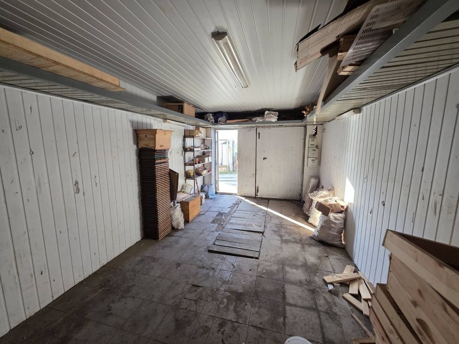 Продам гараж Дарницька площа