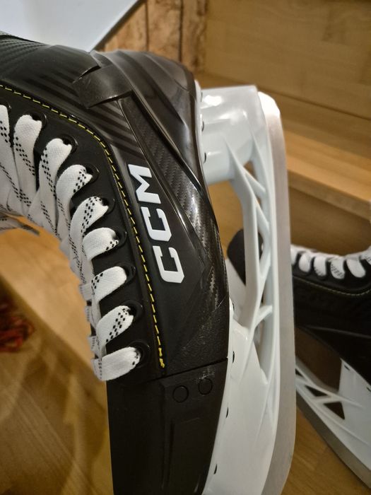 Łyżwy hokejowe CCM AS550