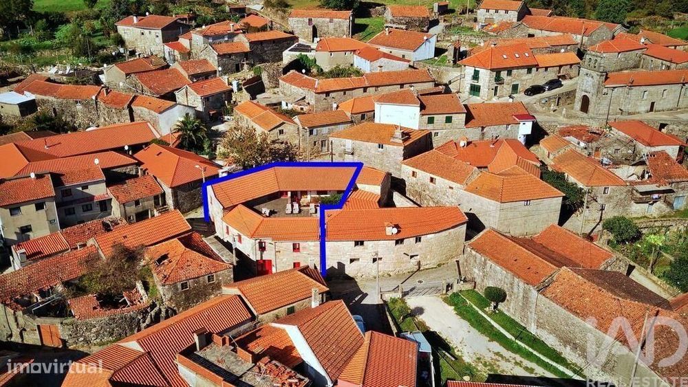 Prédio em Ruivães e Campos de 300 m2