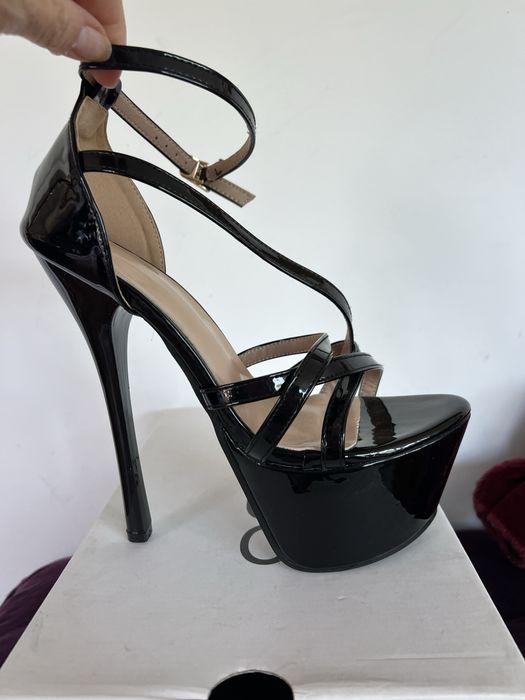 Bardzo wysokie szpilki platformy 38 / 39 czarne lakierki nowe