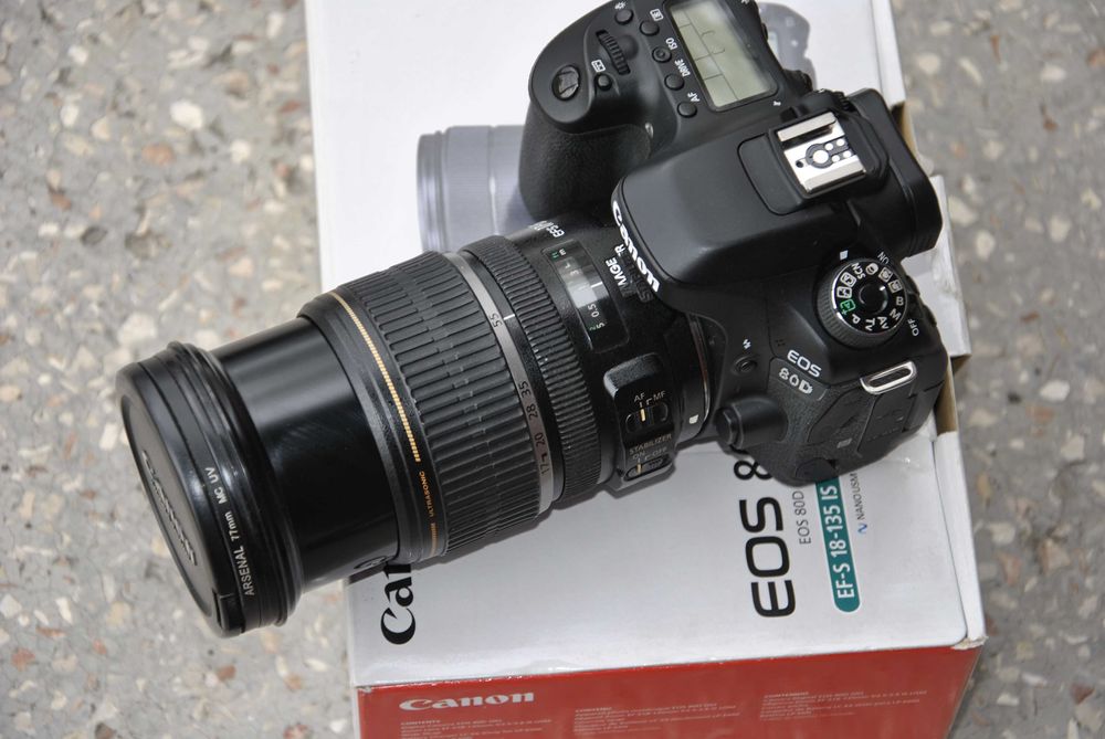 Canon EOS 80D + объектив Canon EF-S 17-55mm f/2.8 IS USM + подарок