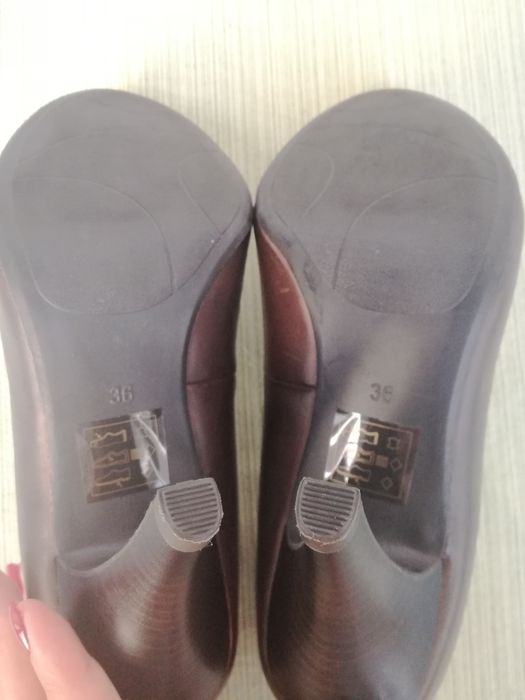 Sapatos Aldo novos, castanho escuro, tamanho 36