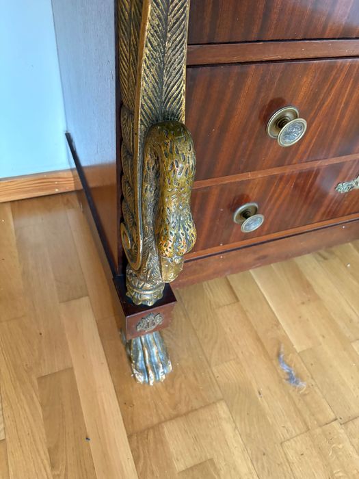 Cômoda linda século XX