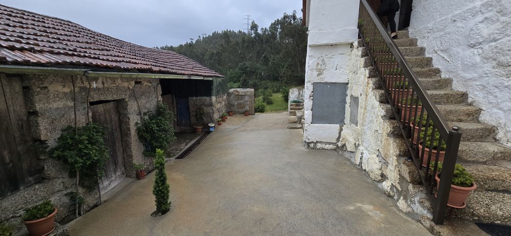 Quinta com 2 casas, tem 10 hectares de terreno