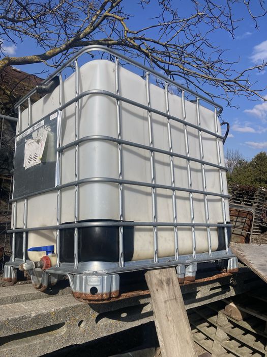 Sprzedam pojemnik na wode