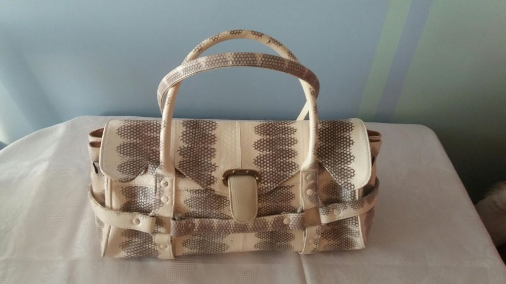 Torebka - kuferek OKPTA, efekt snake, skóra węża, wężowa skórka