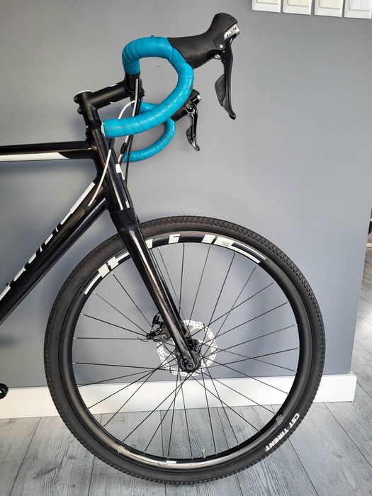 CUBE CROSS RACE Disc / Shimano 105 / GRAVEL / rozmiar 58