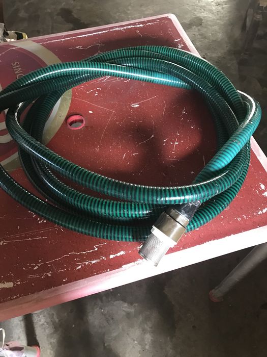 Bomba de agua com mangueira apropriada  com pinha de pesca