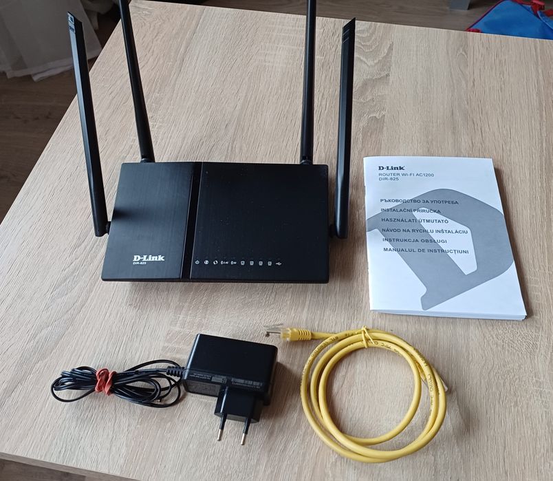 Router D-Link DIR-825 Wireless AC1200 Dual Band Gigabit