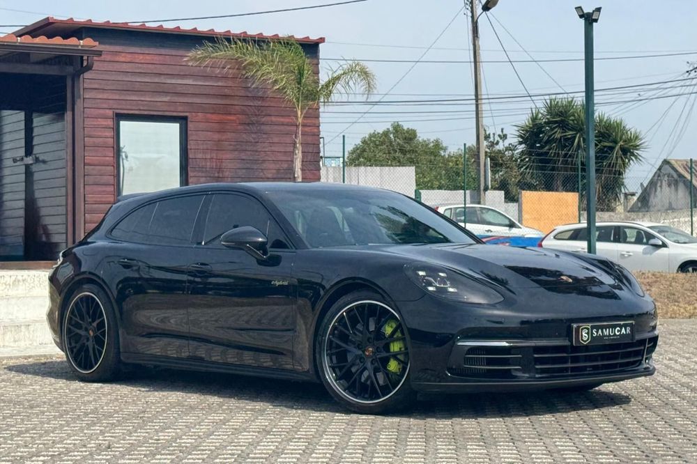 Porsche Panamera Sport Turismo 4 E-Hybrid Platinum Edition