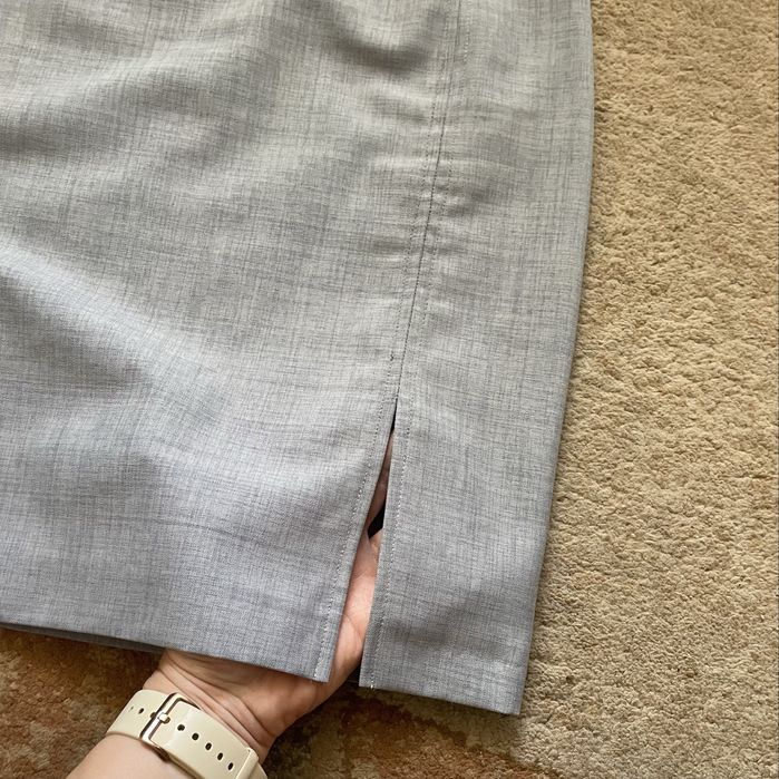 Garsonka ze spódniczką