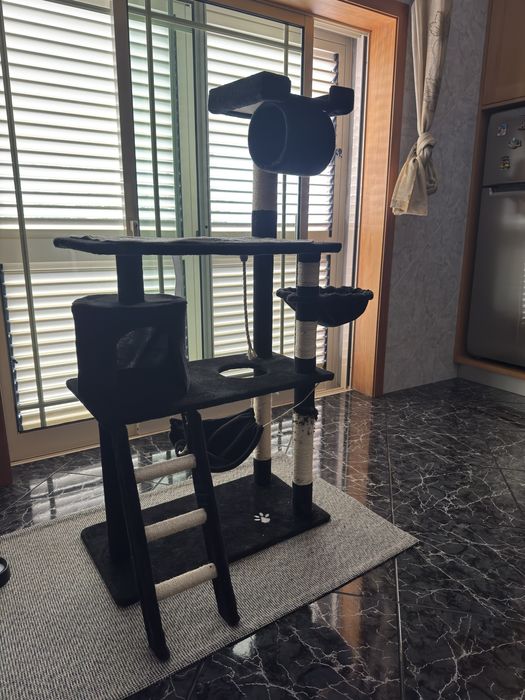 Arranhador para gatos  140 cm